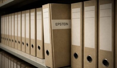 Fransa’da Epstein dosyası skandalı: E-postalar 6 yıldır yargının elindeydi