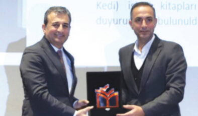 Gazetemizin yazarı Murat Ağırel Düşünce ve İfade Özgürlüğü Ödülüne değer görüldü: Ödülünü tutuklu gazeteci Uludağ’a adadı
