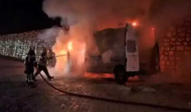 Hasta nakil aracı alev aldı: Yatalak hasta kurtarıldı