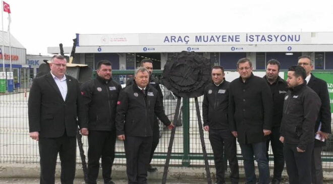 Hayatını kaybeden polis memuru için TÜVTÜRK önüne siyah çelenk bırakıldı: ‘TÜVTÜRK acilen kamulaştırılmalı’