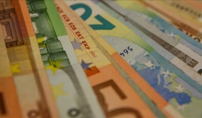 Hazine, 8 yıl vadeli 2 milyar euroluk tahvil ihraç etti