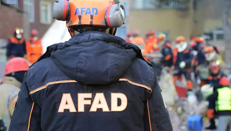 İbrahim Kaboğlu, AFAD Başkanı’nın yanıtını aktardı: İstanbul’da sis nedeniyle uçak kalkmadığı için 6 Şubat depremlerinde geç kalınmış!