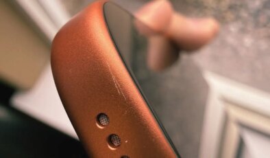 iPhone 17 Pro Max kılıf kullanılmasına rağmen çiziliyor