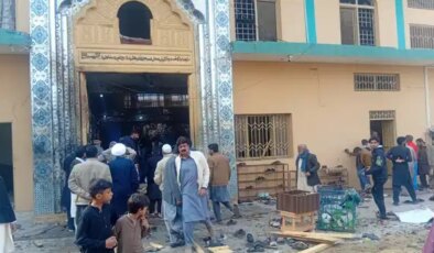 İslamabad’da camide patlama: Çok sayıda ölü var