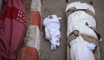 İsrail, Gazze’deki ateşkesi 115 günde 1520 kez ihlal ederek 556 Filistinliyi öldürdü