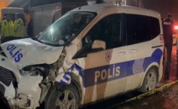 İstanbul’da polis aracı kaza yaptı: 2’si polis 3 kişi yaralandı
