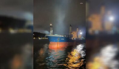 İstanbul’da sürüklenen kuru yük gemisi, Büyükdere Demir Sahası’na demirletildi