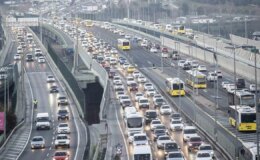 İstanbul’da trafik kilitlendi… Yoğunluk yüzde 80’e çıktı!