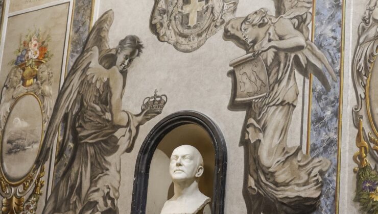 İtalya’daki bazilikada “Meloni’ye benzeyen melek” tartışması