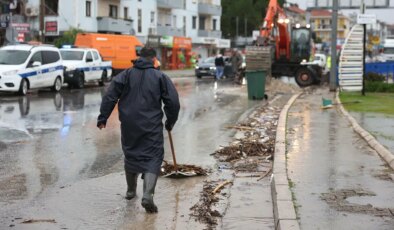İzmir’de şiddetli sağanak etkisini yitirdi: En fazla yağış Menderes’te ölçüldü
