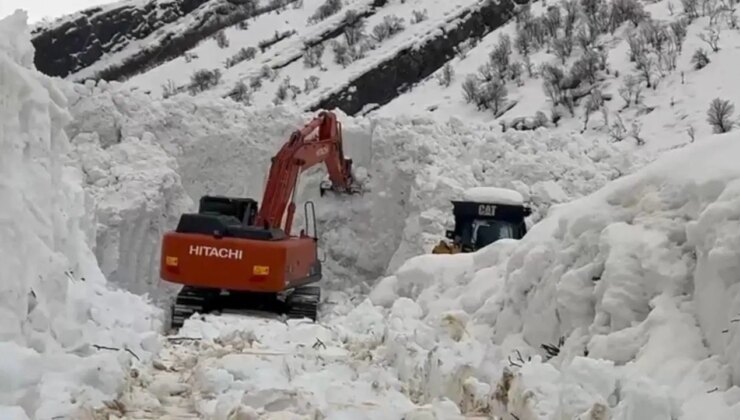 Kar kalınlığı 2 metreyi aştı… Beytüşşebap’ta çığ alarmı!