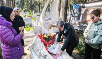 Katledilmesinin 11’inci yılı: Özgecan Aslan mezarı başında anıldı