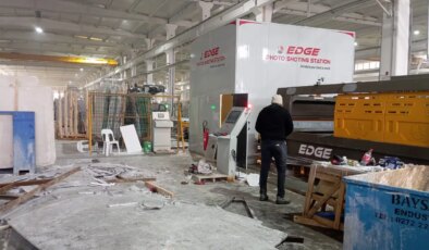 Kesimi yapılan mermer blok düştü: 5 işçi yaralandı