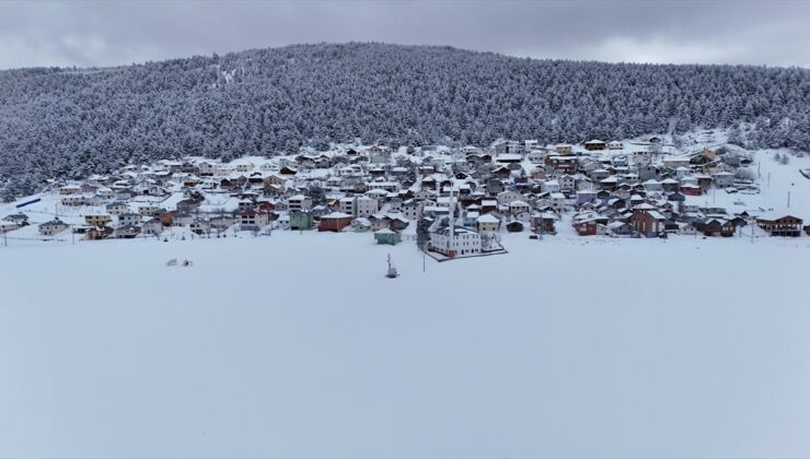 Keyfalan Yaylası beyaza büründü: Kış manzarası havadan görüntülendi