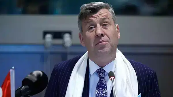 ‘Laiklik’ bildirisine karşı Metin Şentürk de hakaretleriyle devrede: ‘Beyinsizlere sesleniyorum…’