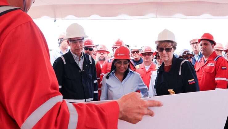 Maduro gitti buzlar eridi: ABD Enerji Bakanı’na Venezuela’da sıcak karşılama