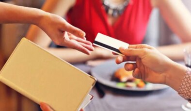 Menüye yansıtanlara dev ceza… Ticaret Bakanlığı’ndan restoran ve kafelere ‘servis ücreti’ uyarısı!