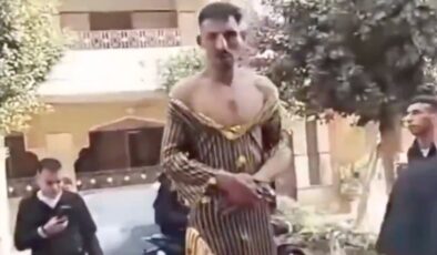 Mısır’da genç adam, kadın kıyafetleri giydirilip darbedildi