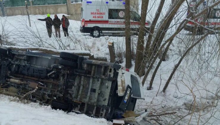 Muş’ta işçi servisi şarampole yuvarlandı: Yaralılar var!
