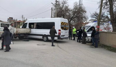 Okul servisi belediye aracı ile çarpıştı: 5 yaralı