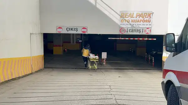 Otoparkın tuvaletinde uyurken bulundu: Hastaneye kaldırıldı