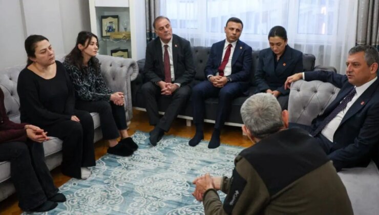 Özgür Özel Atlas Çağlayan’ın ailesini ziyaret etti