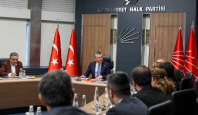 Özgür Özel, Diyarbakır Kent Koruma ve Dayanışma Platformu temsilcileriyle buluştu