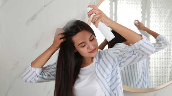 Parlak saçların ardındaki doğal sır ortaya çıktı: Saç sirkesi nedir, ne işe yarar?