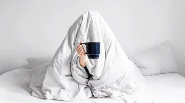 Pazartesi sendromu değil ‘sosyal jetlag’: Hafta sonu fazla uyumak biyolojik saati bozuyor…