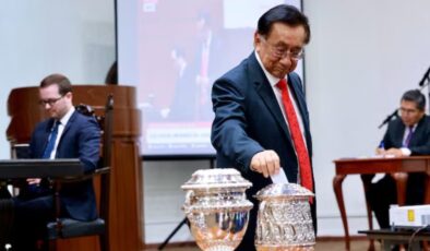 Peru’nun geçici başkanı Jose Maria Balcazar oldu