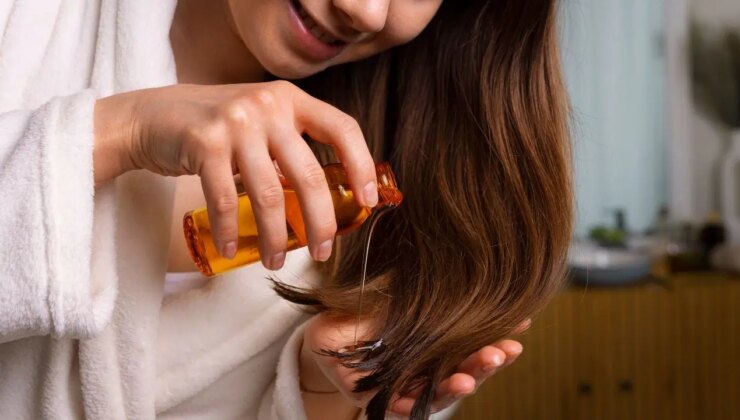 Popüler bakım trendi kabusa dönüşmesin: Saçta gece boyu yağ bekletmek dökülmeyi hızlandırıyor…