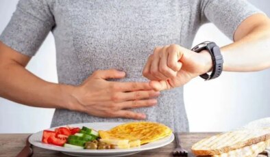 Ramazan ayında yapılan  masum sandığınız alışkanlıklar mide rahatsızlıklarına sebep oluyor: İftarda yapılan 7 beslenme hatası