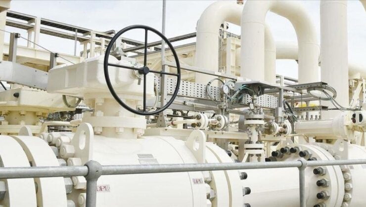 Rusya’nın petrol ve doğalgaz gelirleri yarı yarıya azaldı