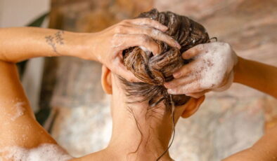 Saç kuruluğuna veda ettiren yeni trend: Co-washing tekniği nedir, ne işe yarar?
