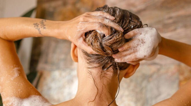 Saç kuruluğuna veda ettiren yeni trend: Co-washing tekniği nedir, ne işe yarar?