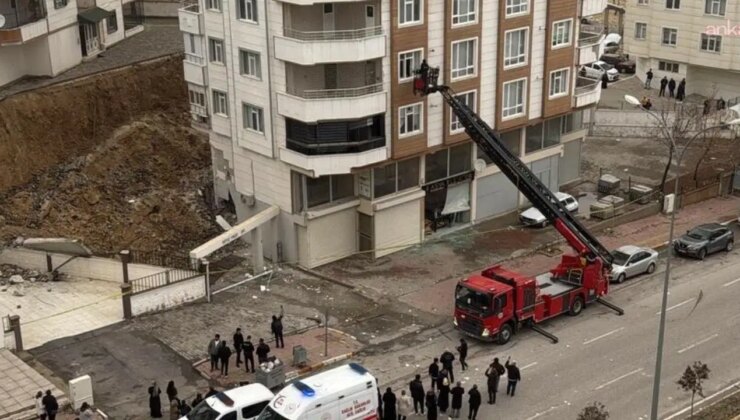 Şanlıurfa’da istinat duvarı çöktü, binada mahsur kalanlar itfaiye tarafından tahliye edildi