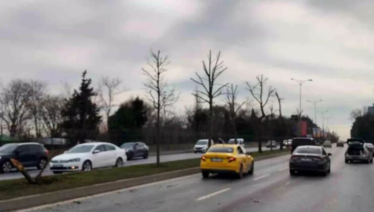 Sarıyer’de kontrolden çıkan otomobil karşı şeritteki araçla çarpıştı: Kaza anı kamerada