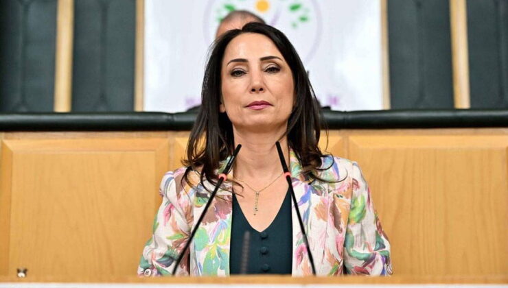 Son Dakika… DEM Parti Grup Toplantısı başladı: Tülay Hatimoğulları konuşuyor