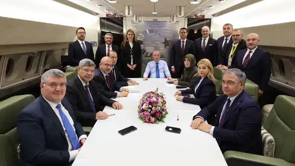 Son Dakika… Erdoğan’dan Suudi Arabistan dönüşü uçakta kritik açıklamalar: ‘SDG anlaşmalara uymalı!’