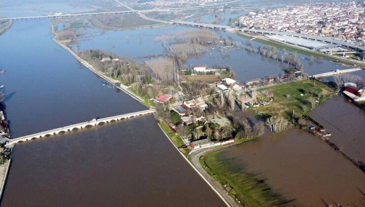 Son yağışlar etkili oldu… Edirne’de nehirlerin debileri arttı: Köprüler trafiğe kapatıldı