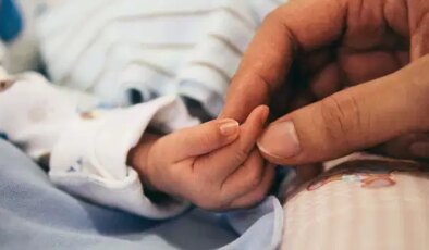Sünnet edilen 27 günlük bebek hayatını kaybetti: Acılı baba isyan etti