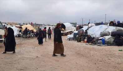 Suriye yönetiminden Hol Kampı kararı: 77 aile Halep kırsalına taşındı