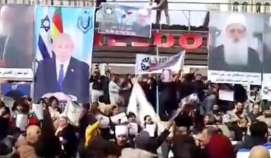 Süveyda’da Dürzilerden yönetim karşıtı protesto: İsrail ve Netanyahu bayrakları açıldı