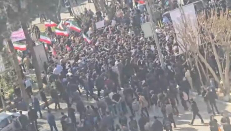 Tahran’da üniversite kampüsünde rejim karşıtı protesto