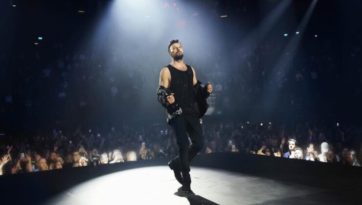 Tarkan’dan konser sonrası paylaşımı! Aşk mesajı bıraktı