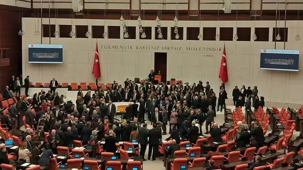 TBMM’deki arbede ve yeni atamalar dünya basınında: ‘Operasyonlara öncülük eden savcı bakan olarak atandı’