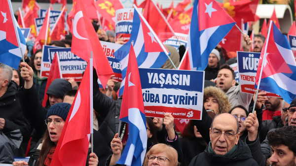 TKP’den ‘Soykırımcı ABD, Küba’dan elini çek’ eylemi