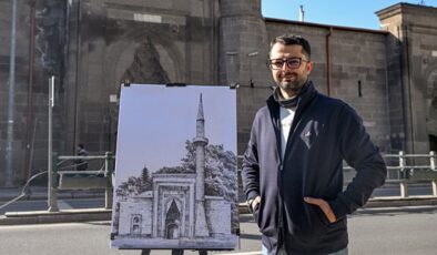 Üçüncü kuşak ressam Kayseri’nin tarihini tuvale işliyor