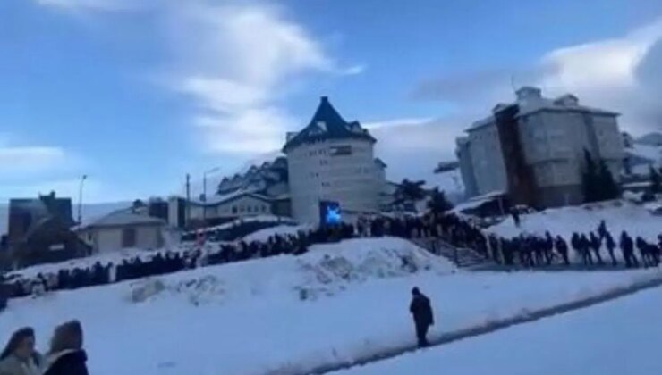Uludağ’daki teleferik kuyruğu şaşırttı