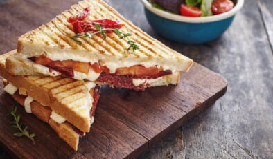 Ünlü zincir restoranda gıda zehirlenmesi iddiası: Son kullanma tarihi geçmiş ürünler tespit edildi!